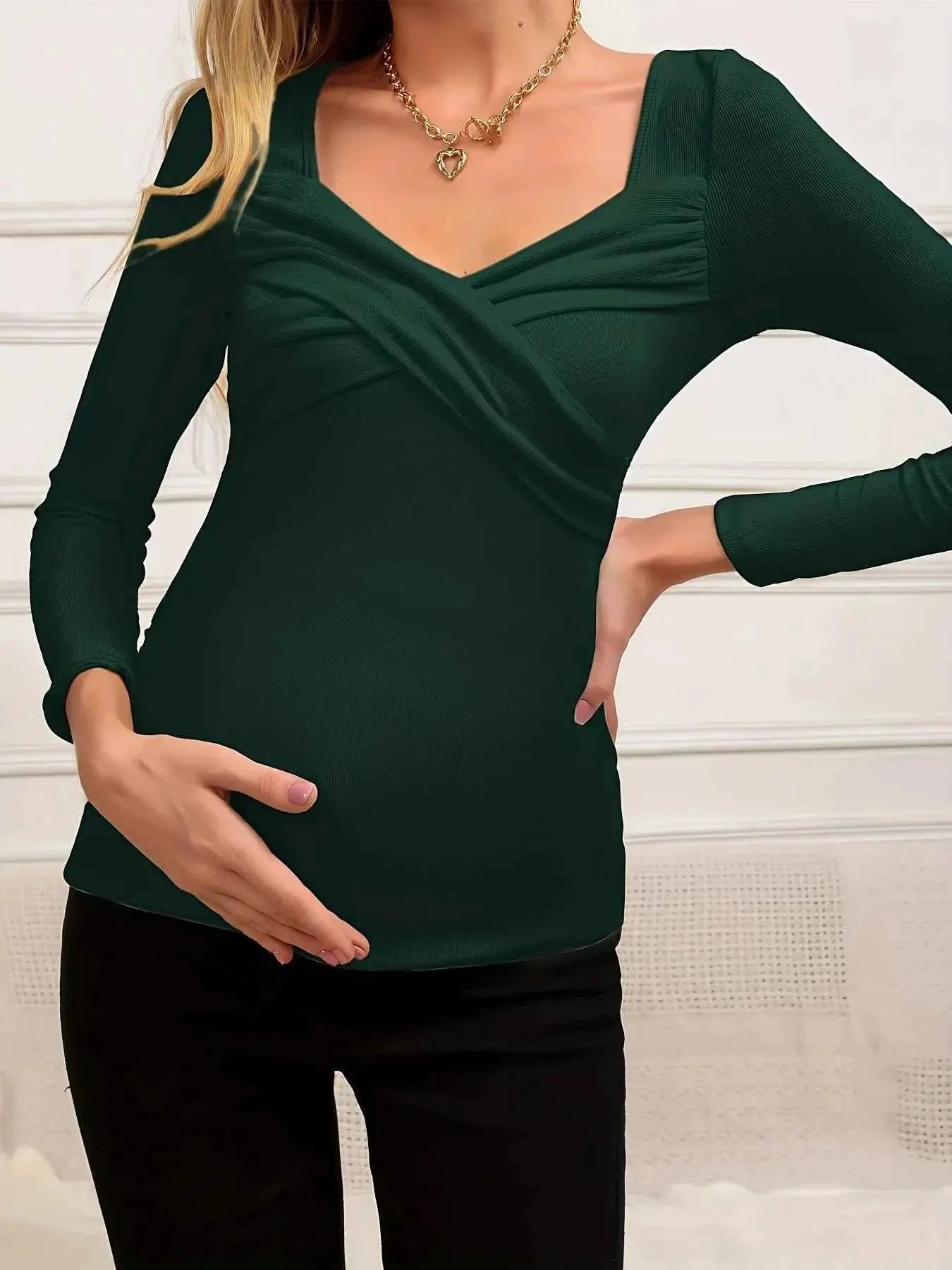 Mode für schwangere Frauen - Kreuzwickel-Longsleeve mit Herz-Ausschnitt, Rippstruktur, T-Shirt für Schwangere, Herbst/Winter