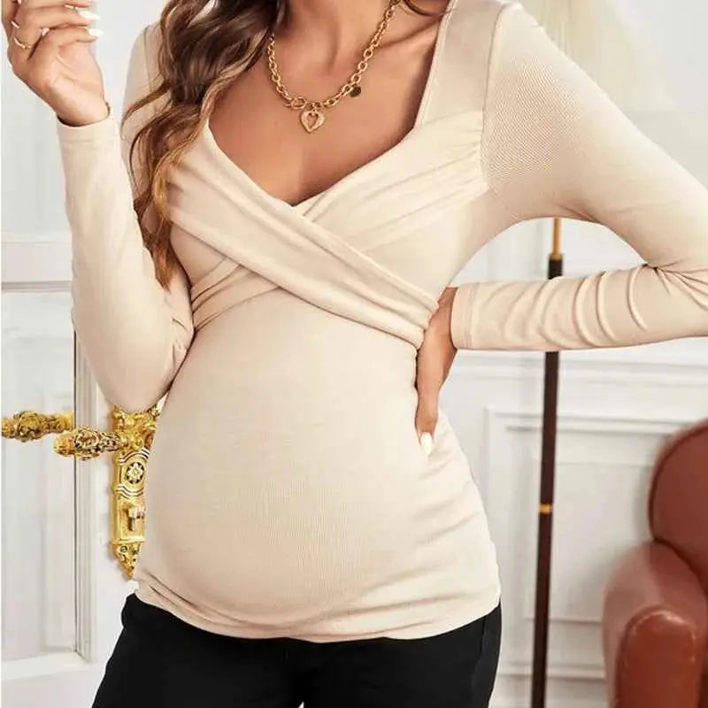 Mode für schwangere Frauen - Kreuzwickel-Longsleeve mit Herz-Ausschnitt, Rippstruktur, T-Shirt für Schwangere, Herbst/Winter
