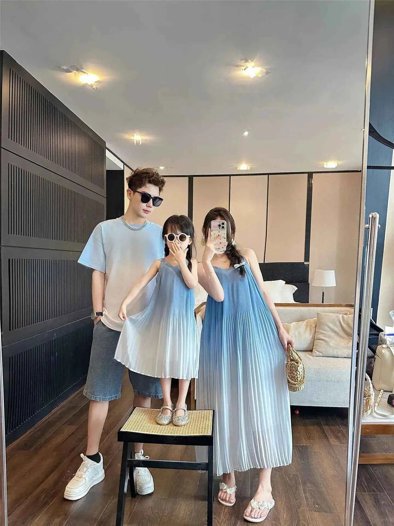 Family Fashion Beach Mother Father and Girl Boy Blue Clothes Vacation Look Mom Daughter Holiday Dress Korean Dad Son T Shirts