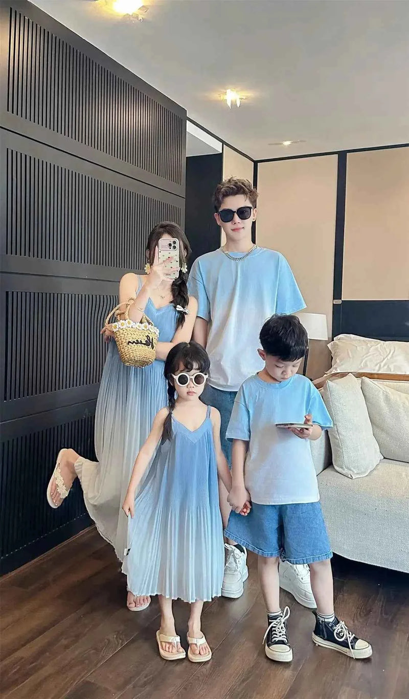 Family Fashion Beach Mother Father and Girl Boy Blue Clothes Vacation Look Mom Daughter Holiday Dress Korean Dad Son T Shirts
