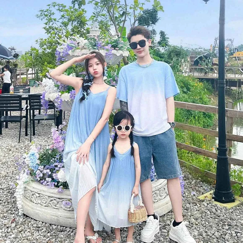 Family Fashion Beach Mother Father and Girl Boy Blue Clothes Vacation Look Mom Daughter Holiday Dress Korean Dad Son T Shirts