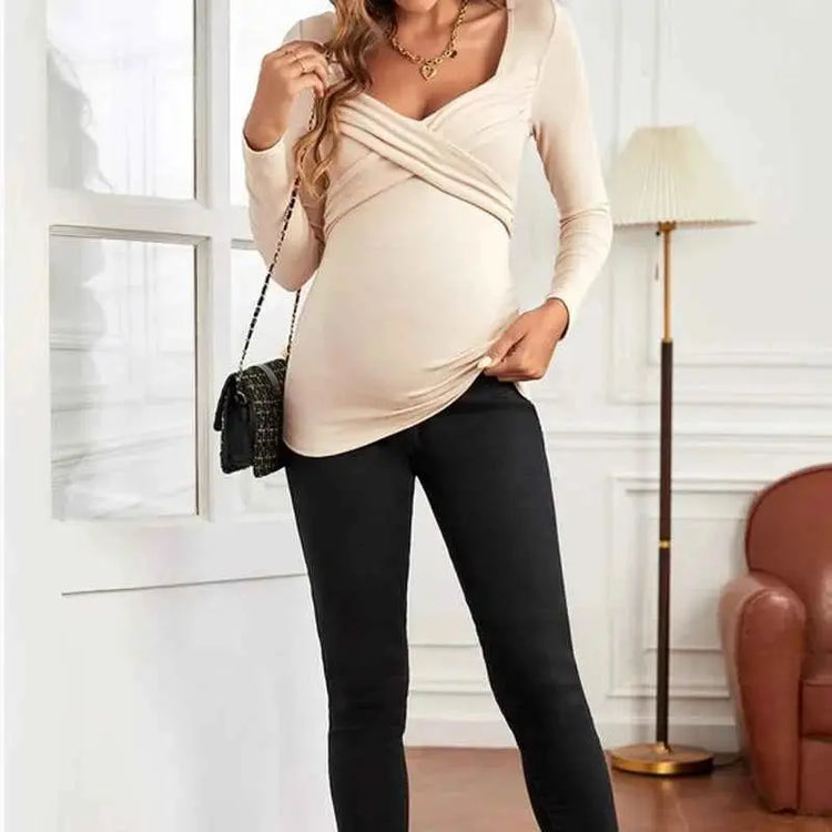 Mode für schwangere Frauen - Kreuzwickel-Longsleeve mit Herz-Ausschnitt, Rippstruktur, T-Shirt für Schwangere, Herbst/Winter