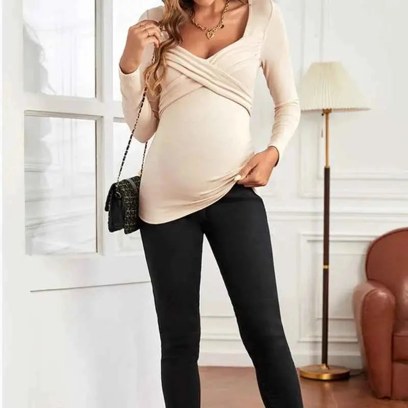 Mode für schwangere Frauen - Kreuzwickel-Longsleeve mit Herz-Ausschnitt, Rippstruktur, T-Shirt für Schwangere, Herbst/Winter