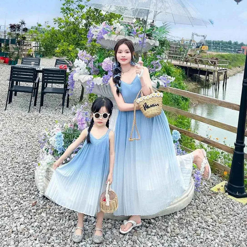 Family Fashion Beach Mother Father and Girl Boy Blue Clothes Vacation Look Mom Daughter Holiday Dress Korean Dad Son T Shirts