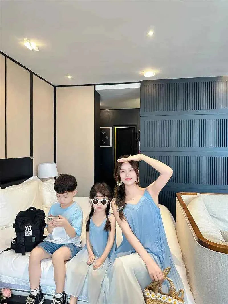 Family Fashion Beach Mother Father and Girl Boy Blue Clothes Vacation Look Mom Daughter Holiday Dress Korean Dad Son T Shirts