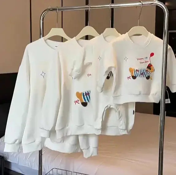 Family Sweatshirts Fashion Father Mother and Children Tops Korean Mom Dad and Daughter Son Matching Clothes Baby Toddler Romper Mein Shop