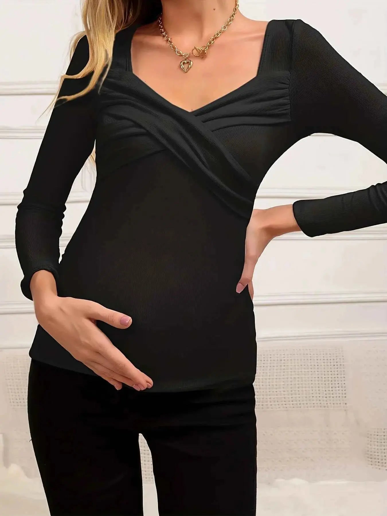 Mode für schwangere Frauen - Kreuzwickel-Longsleeve mit Herz-Ausschnitt, Rippstruktur, T-Shirt für Schwangere, Herbst/Winter